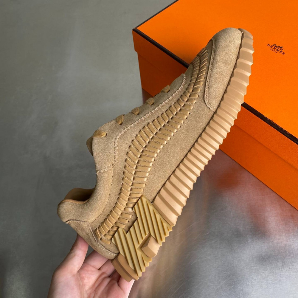 Bouncing sneaker