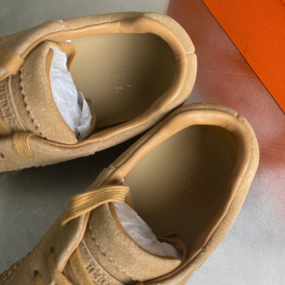 Bouncing sneaker