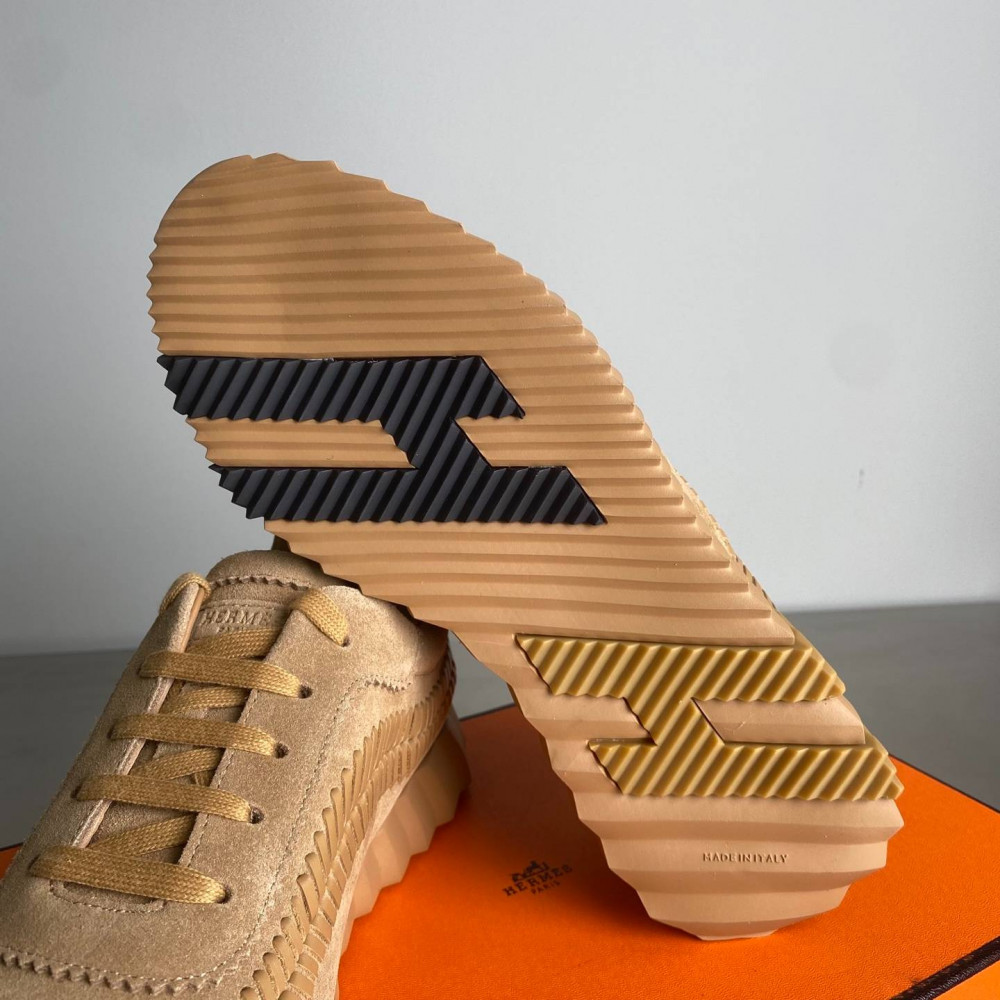 Bouncing sneaker