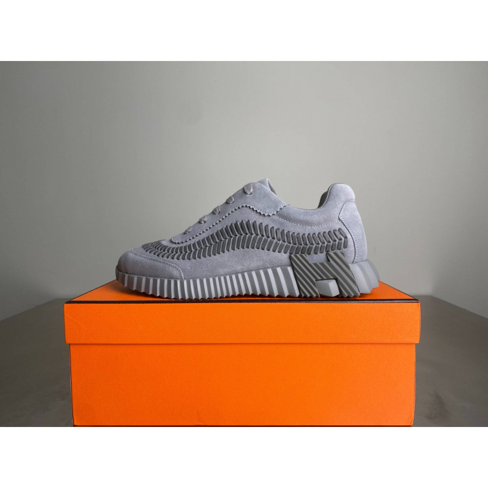 Bouncing sneaker Bouncing sneaker