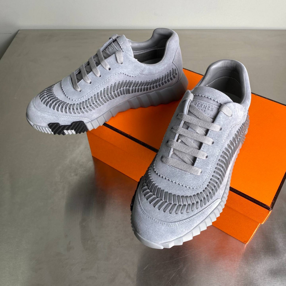 Bouncing sneaker Bouncing sneaker