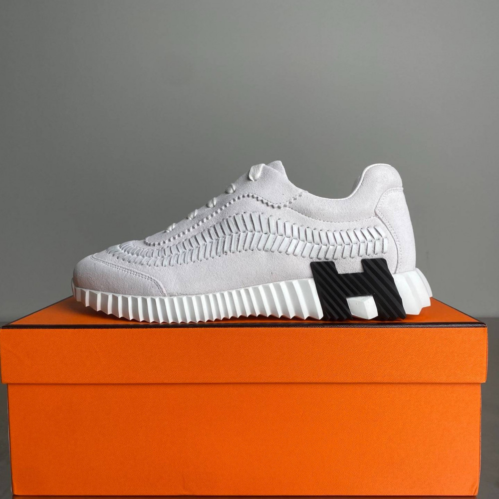 Bouncing sneaker