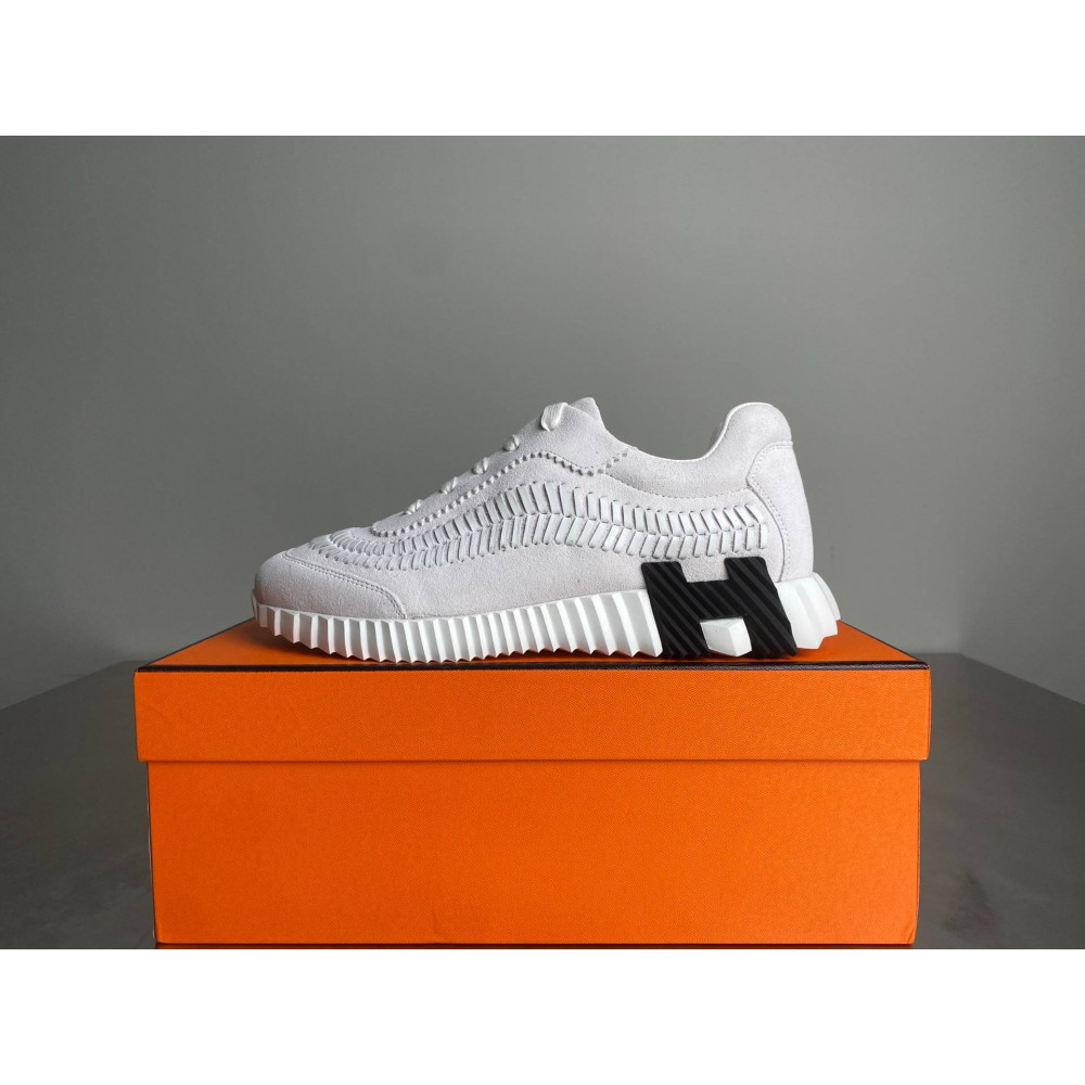 Bouncing sneaker