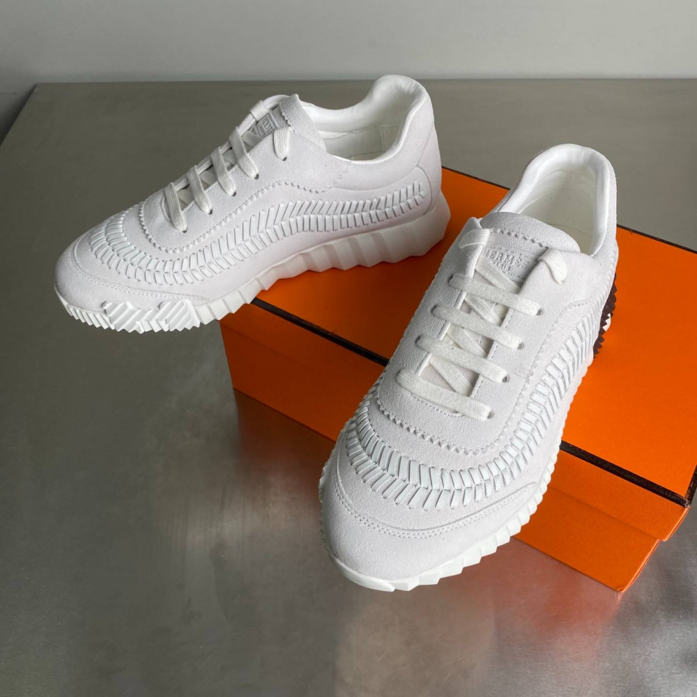 Bouncing sneaker