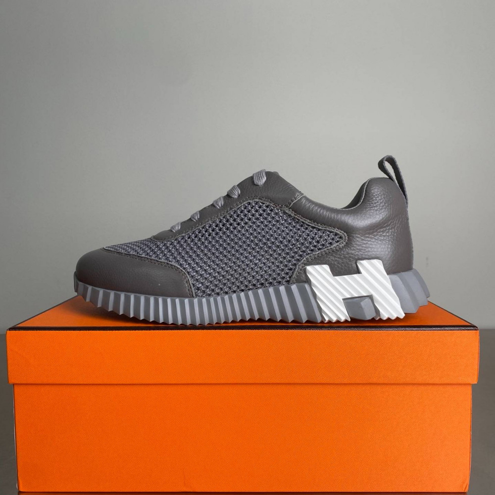 Bouncing sneaker