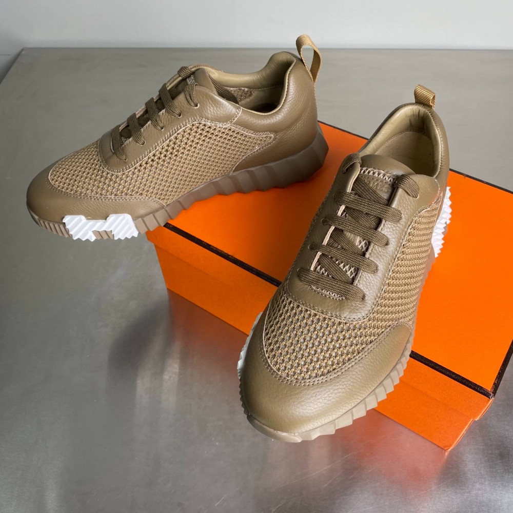 Bouncing sneaker