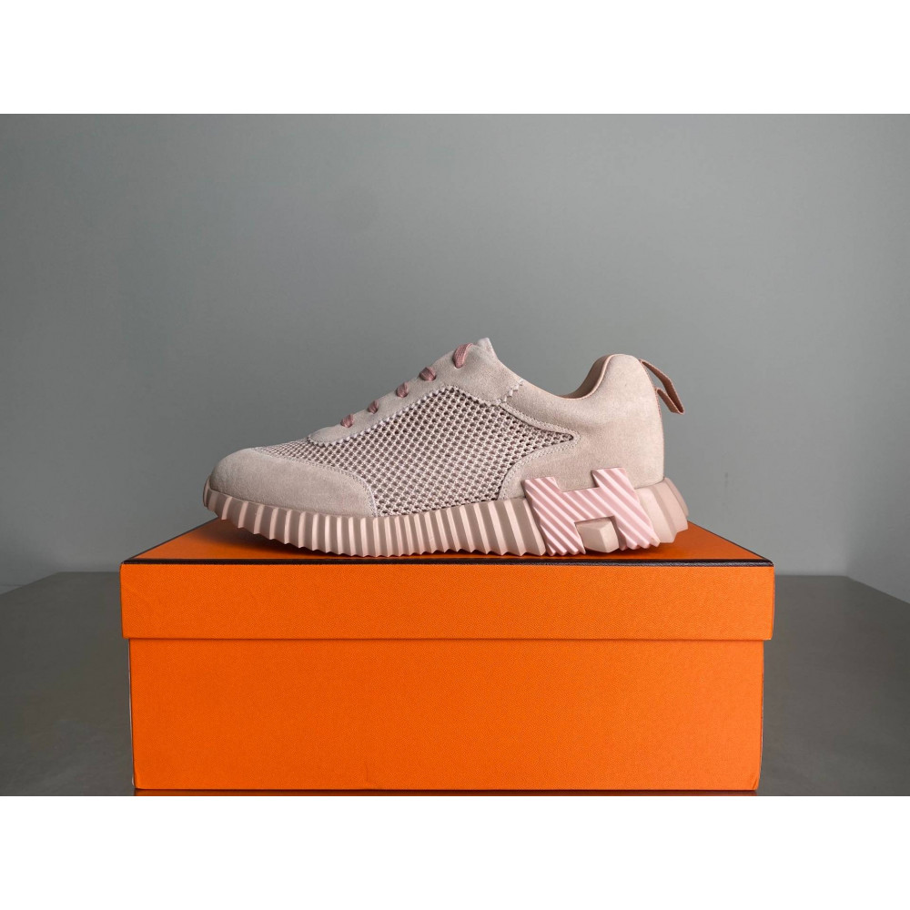 Bouncing sneaker Bouncing sneaker