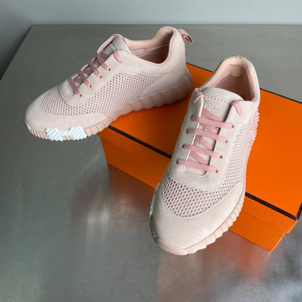 Bouncing sneaker Bouncing sneaker