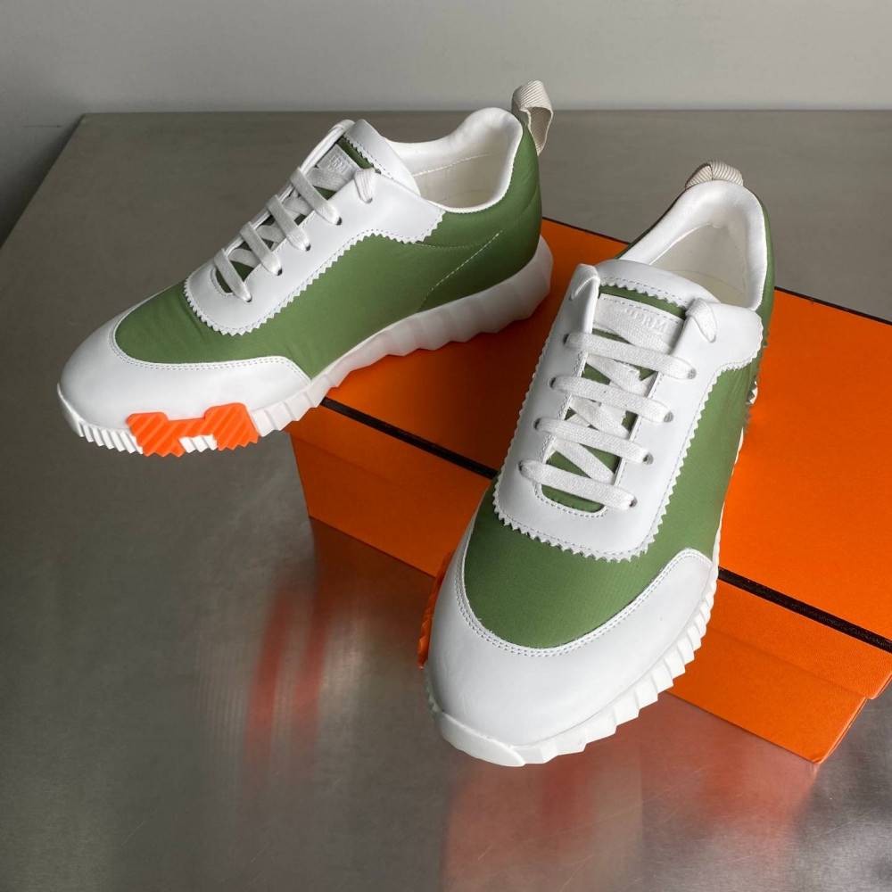 Bouncing sneaker