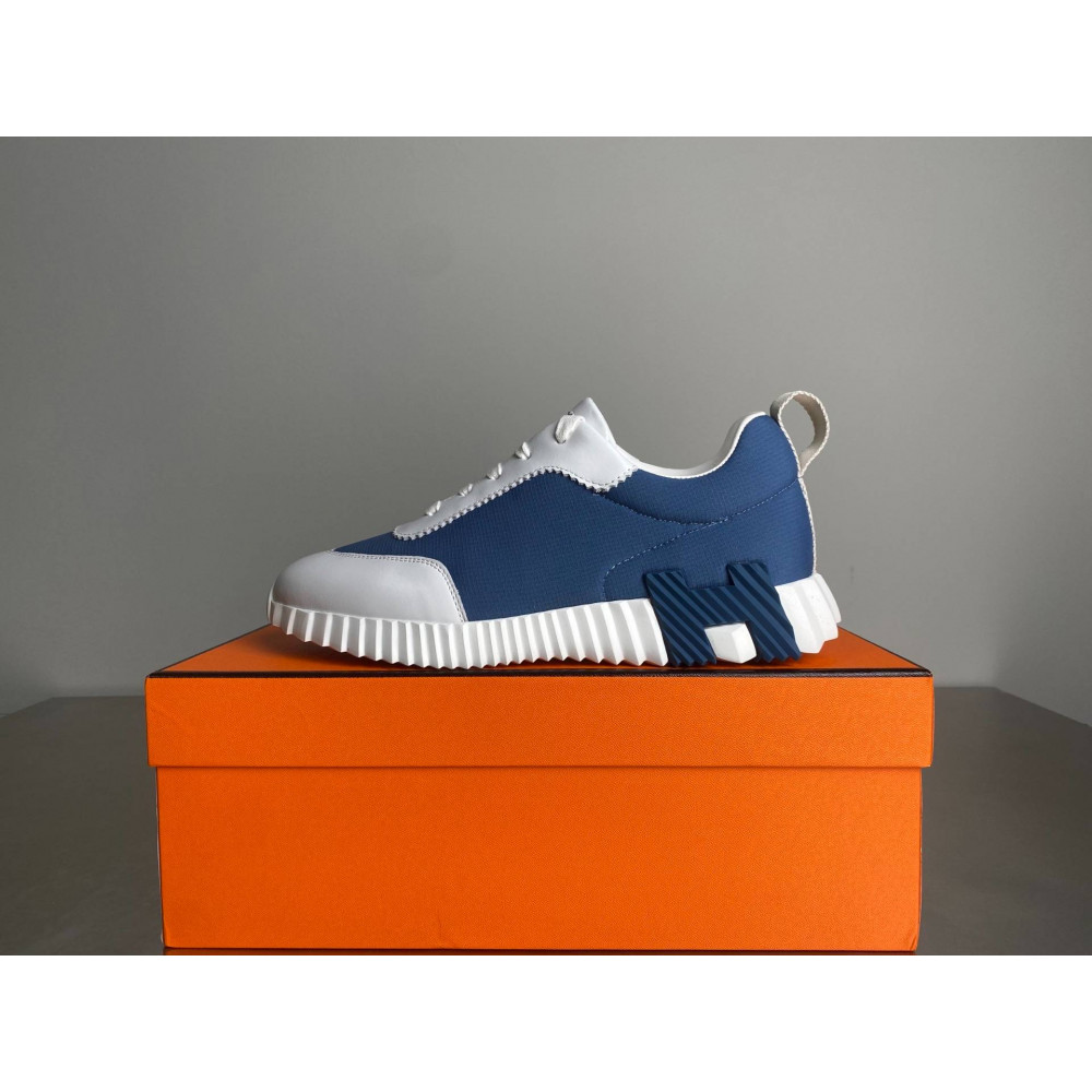 Bouncing sneaker