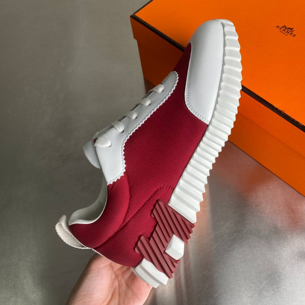 Bouncing sneaker
