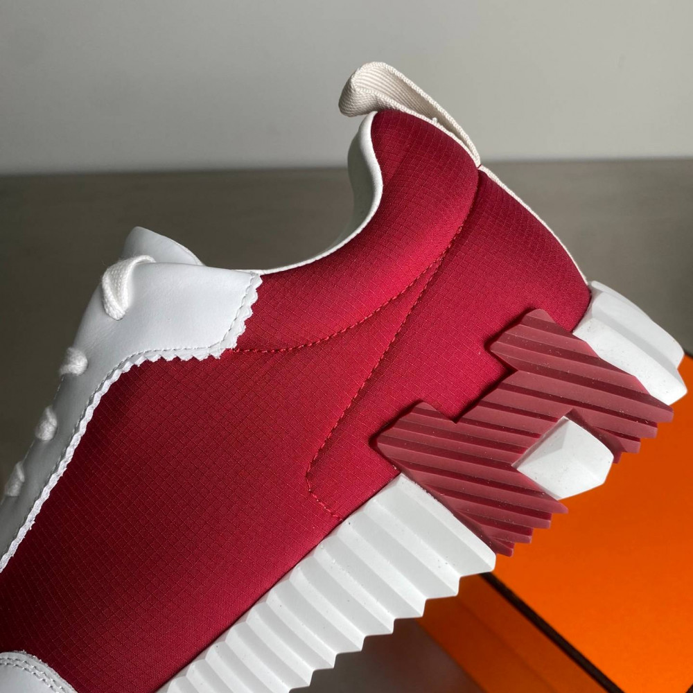Bouncing sneaker