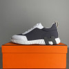 Bouncing sneaker