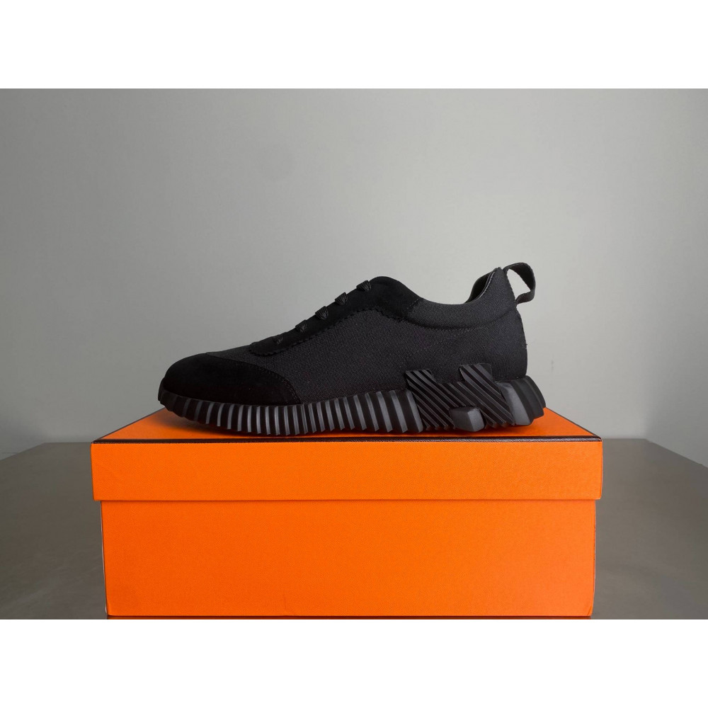 Bouncing sneaker Bouncing sneaker