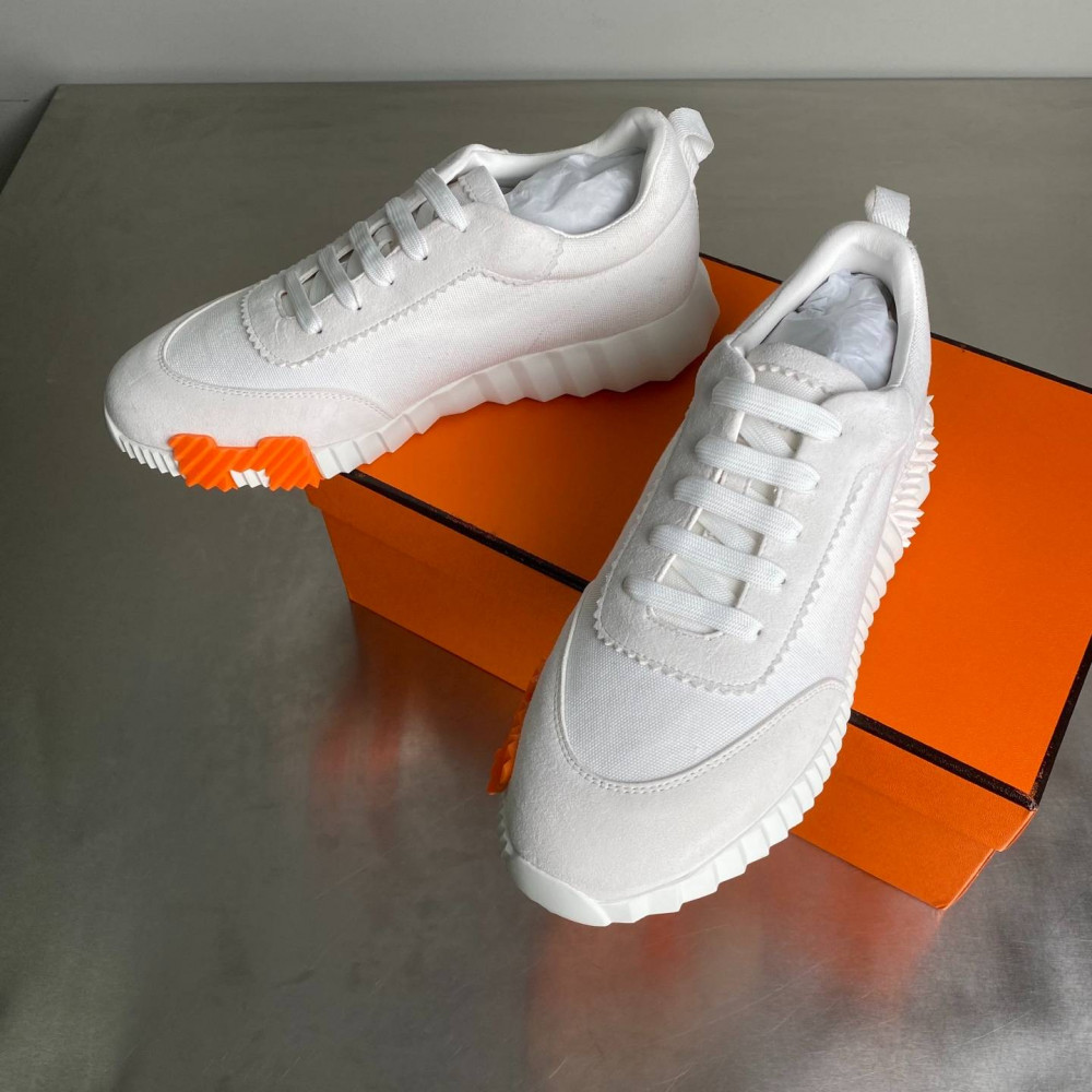 Bouncing sneaker
