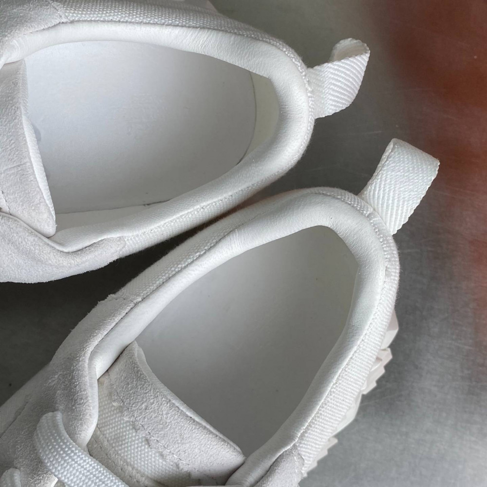 Bouncing sneaker