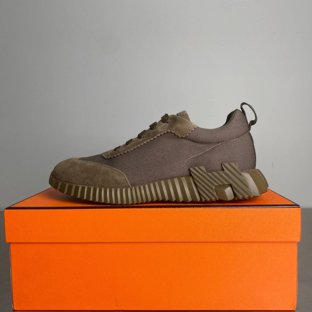 Bouncing sneaker