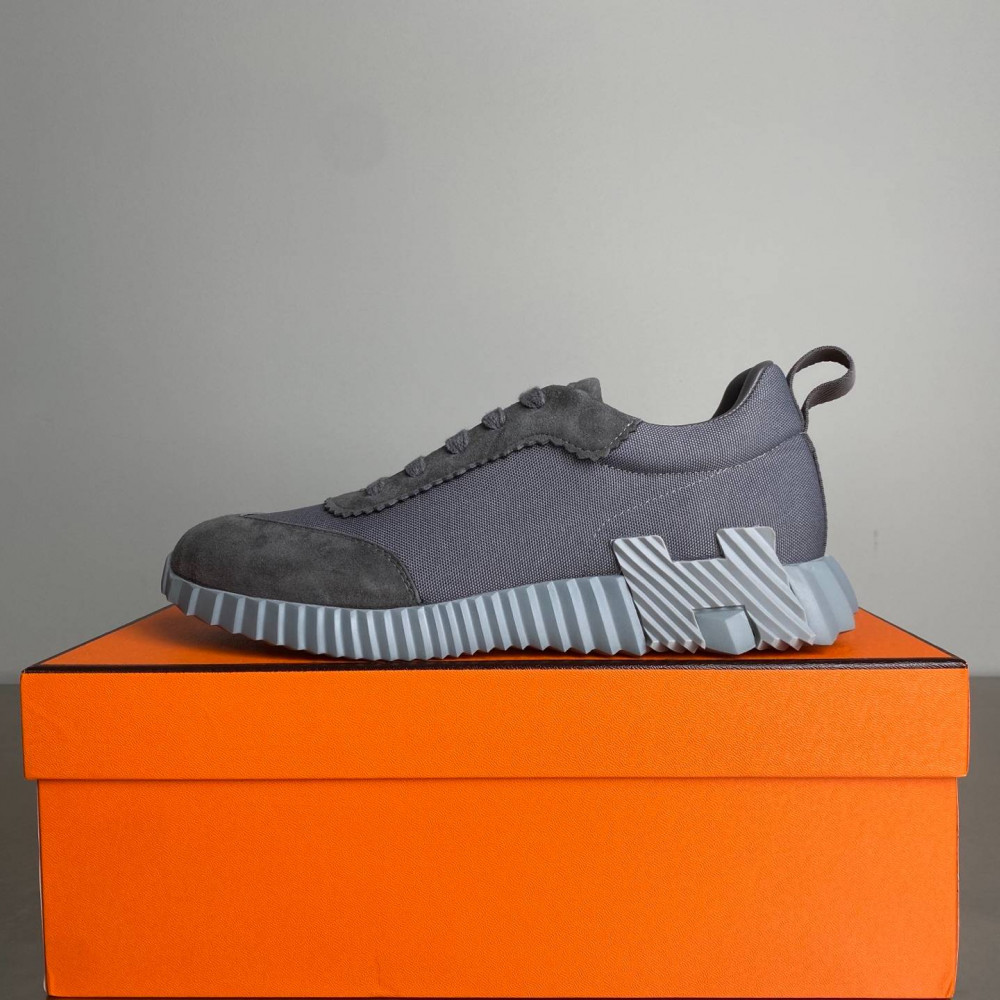 Bouncing sneaker