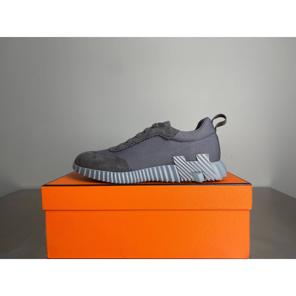 Bouncing sneaker