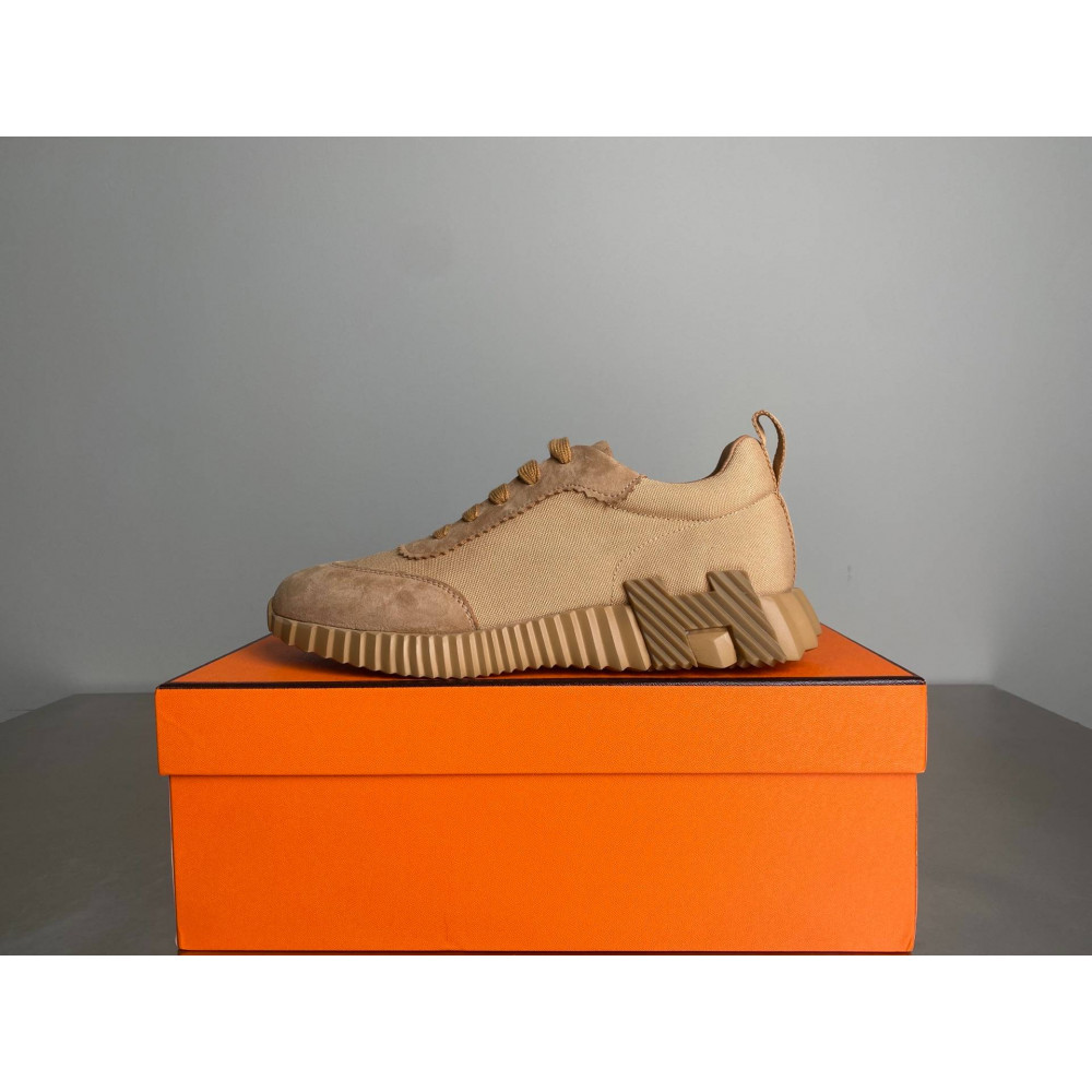Bouncing sneaker