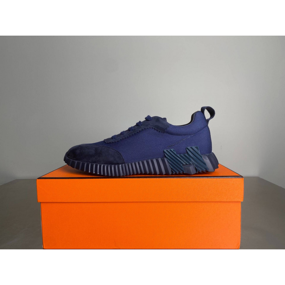 Bouncing sneaker Bouncing sneaker