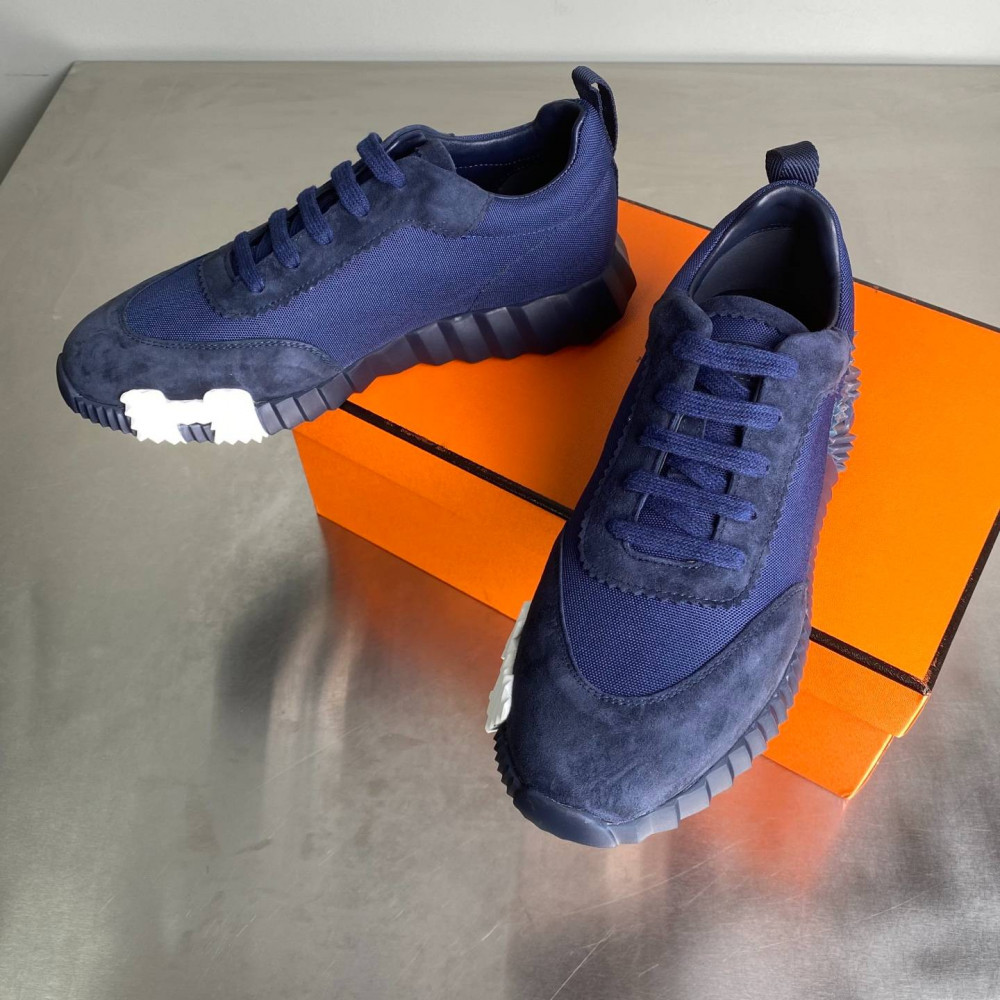 Bouncing sneaker Bouncing sneaker