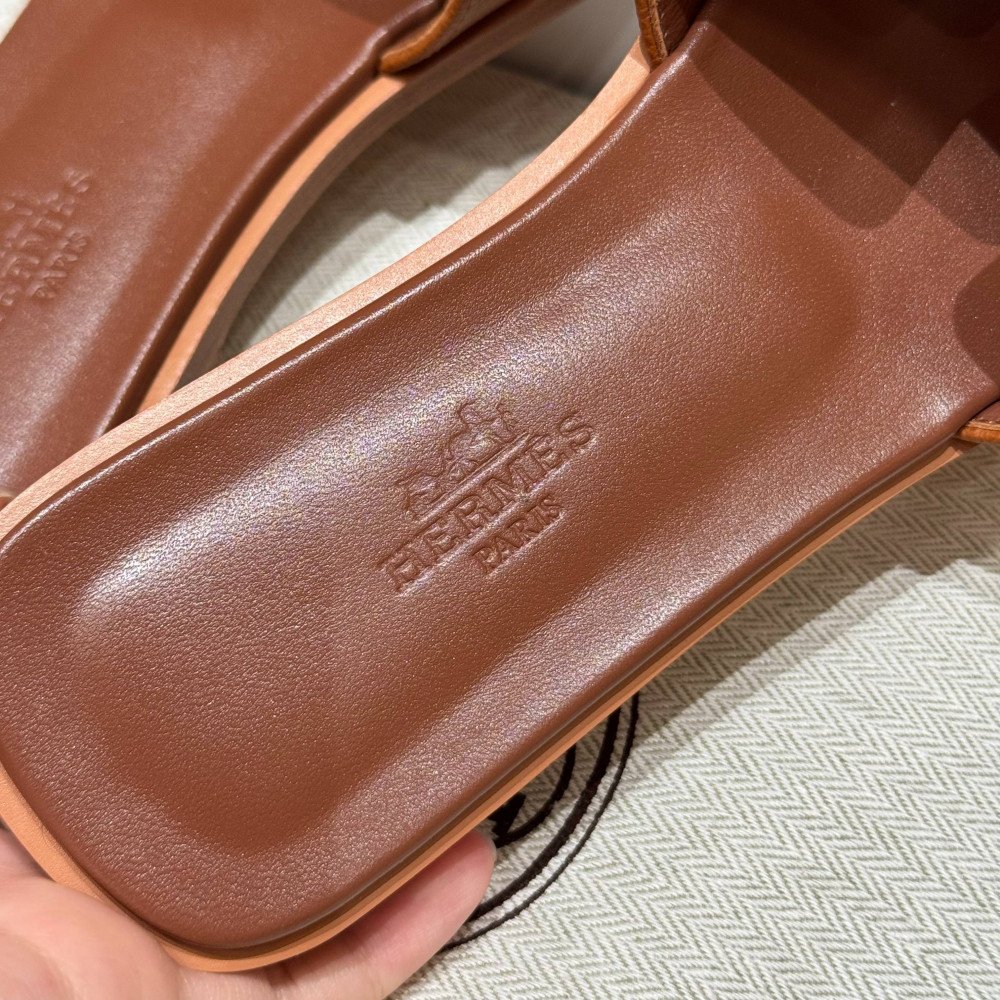 Oran sandal