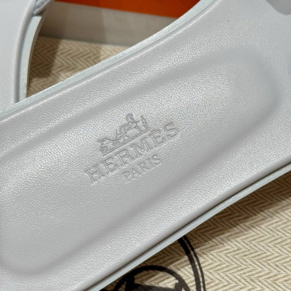 Oran sandal