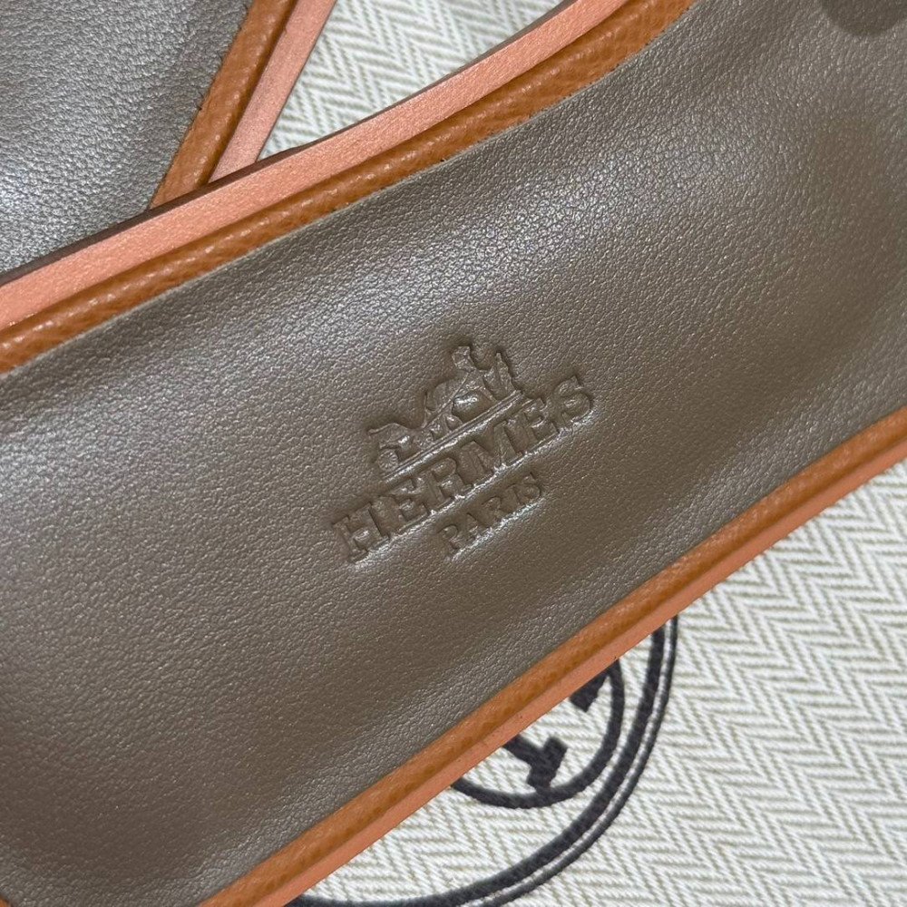 Oran sandal