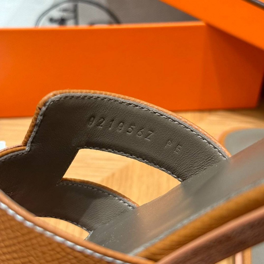 Oran sandal