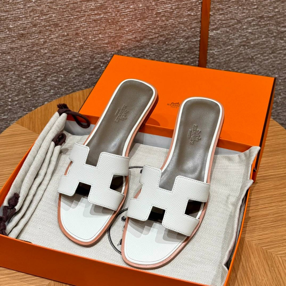 Oran sandal