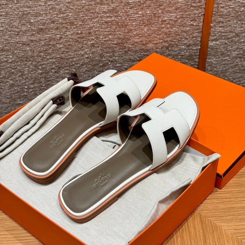 Oran sandal