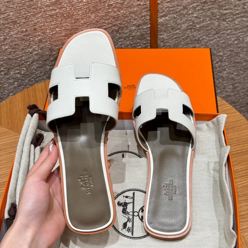 Oran sandal