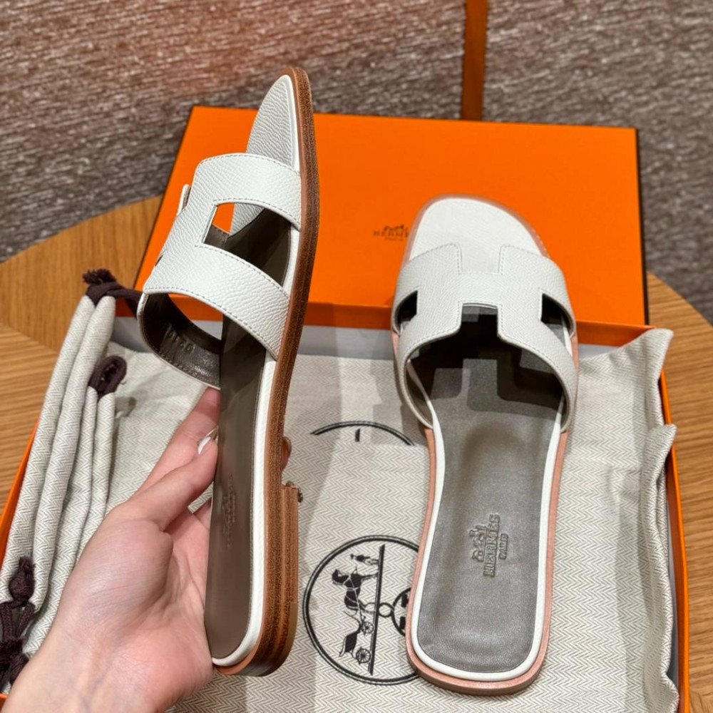 Oran sandal