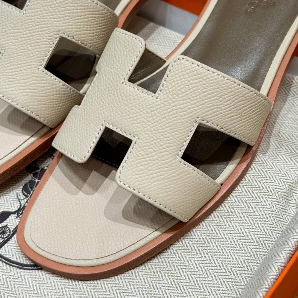 Oran sandal