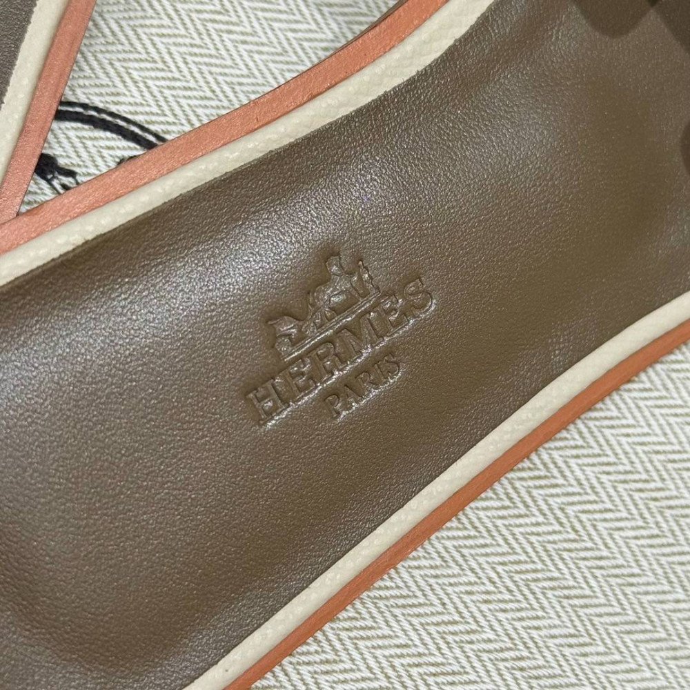 Oran sandal