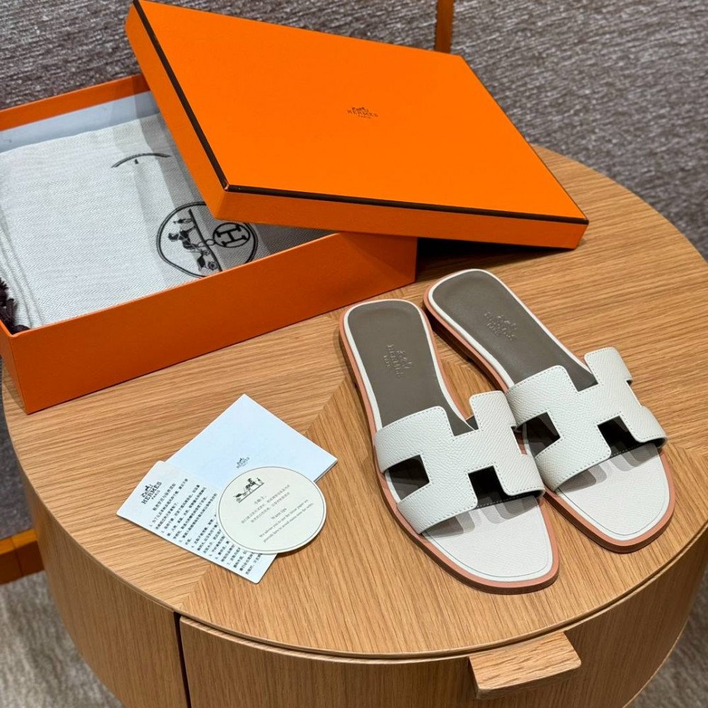 Oran sandal