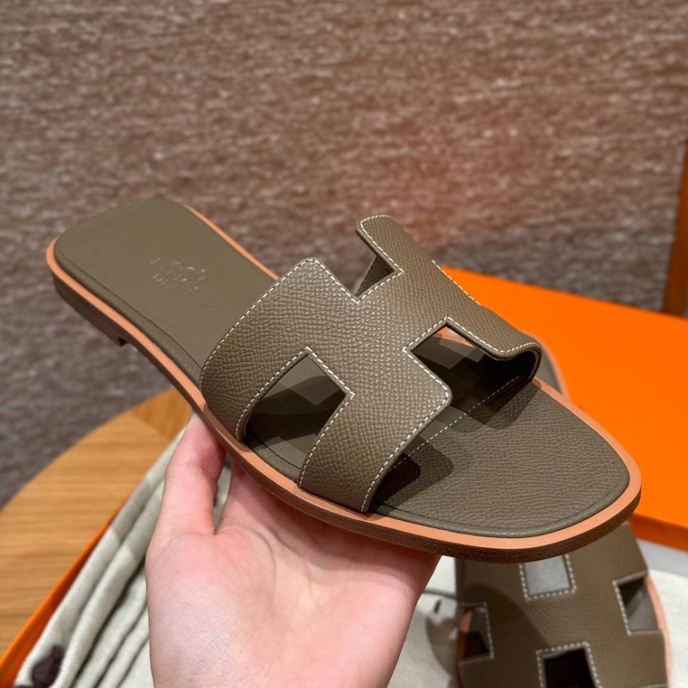 Oran sandal