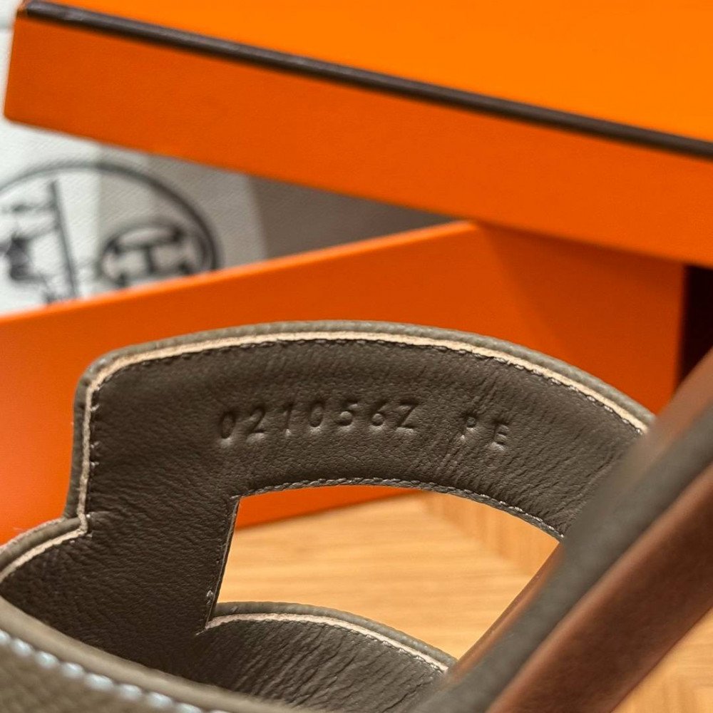 Oran sandal