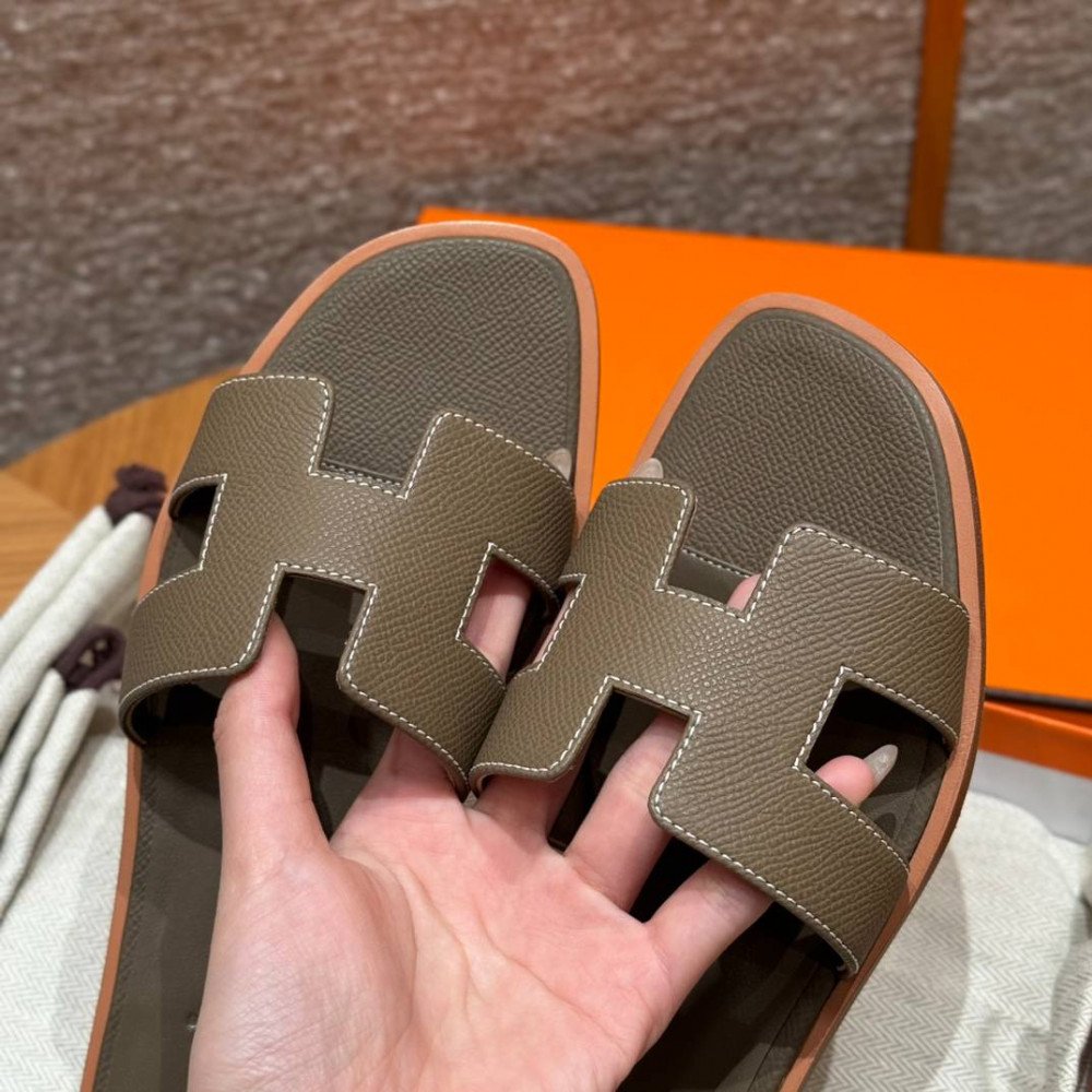 Oran sandal