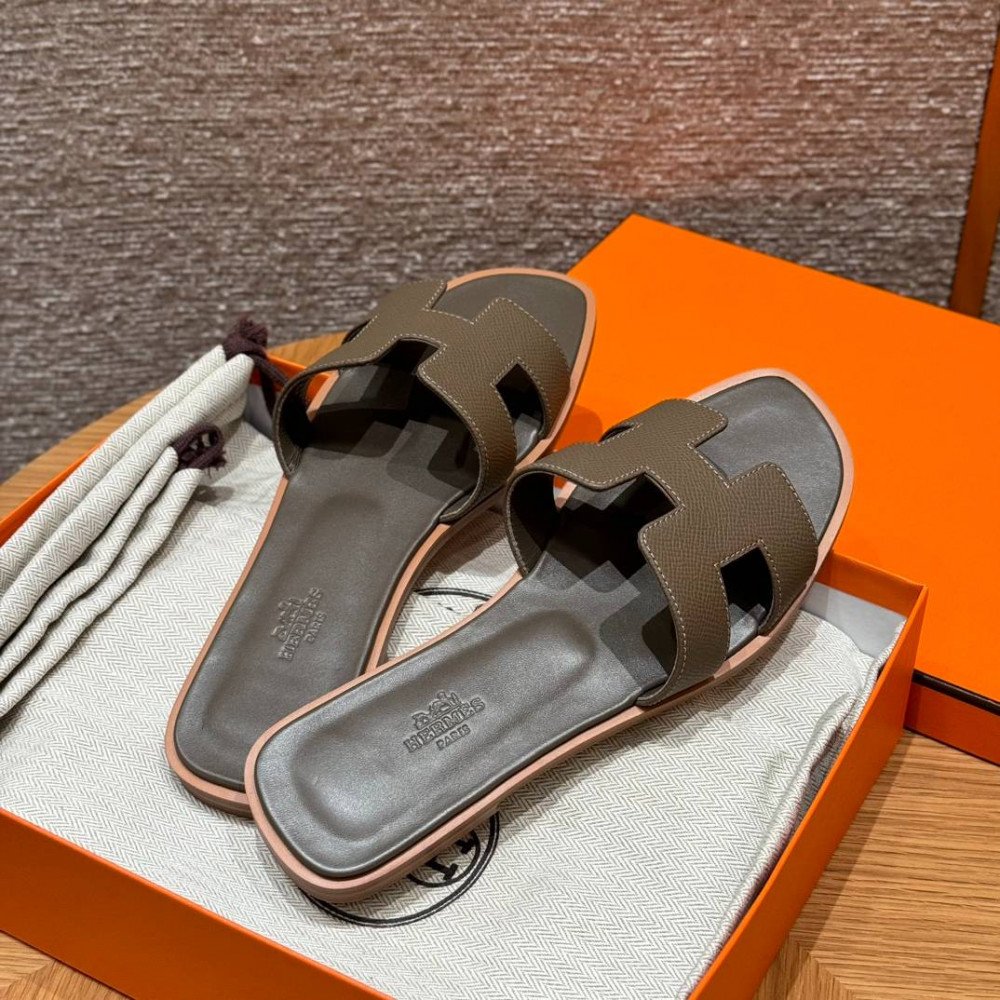Oran sandal