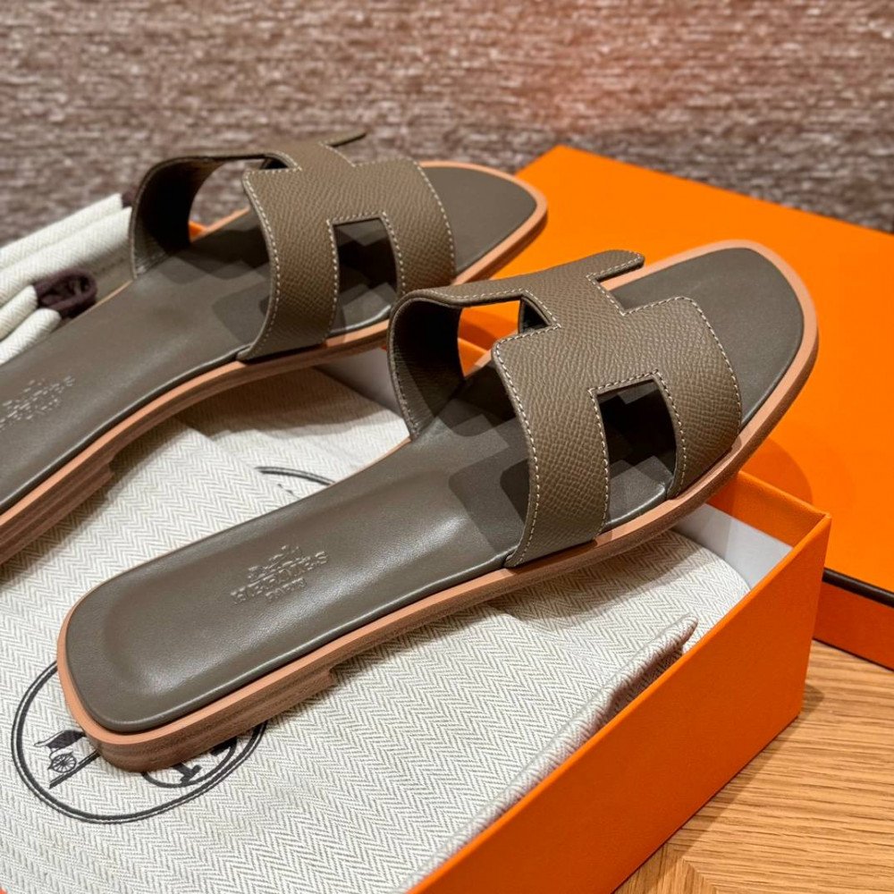 Oran sandal