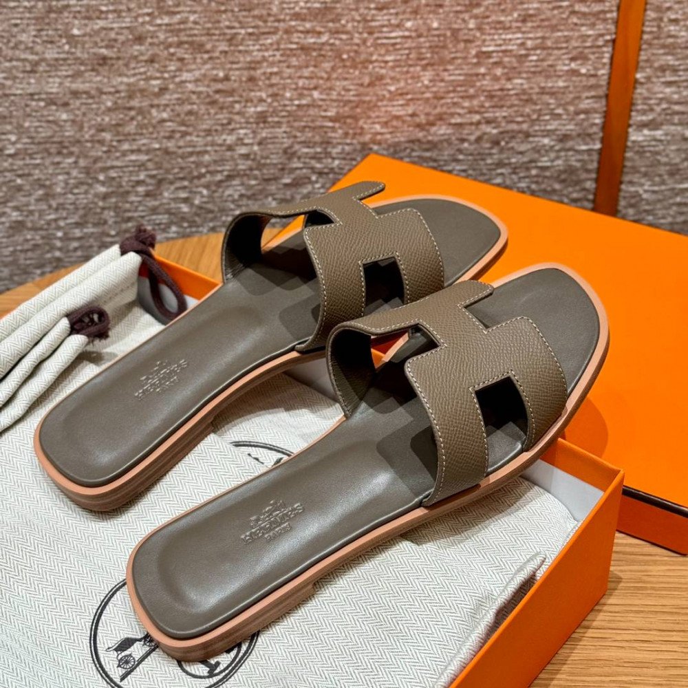 Oran sandal