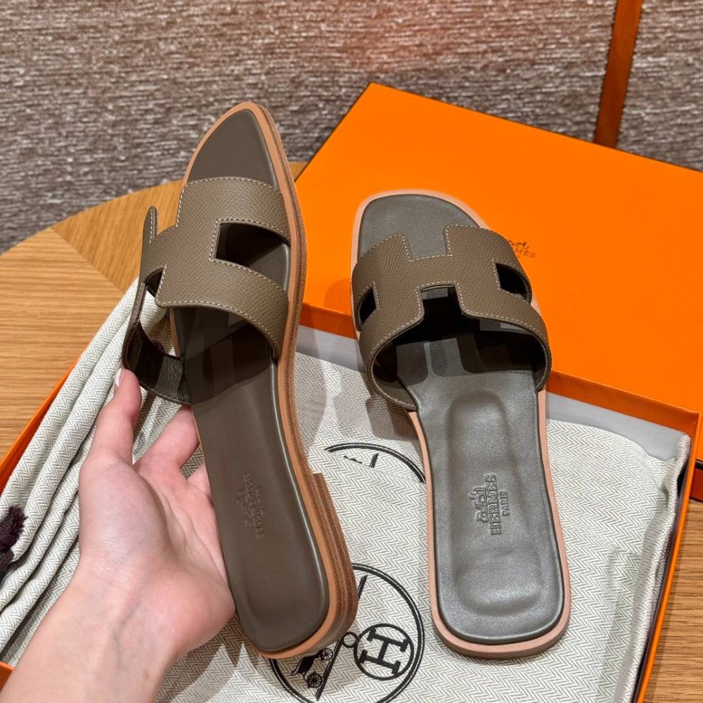 Oran sandal