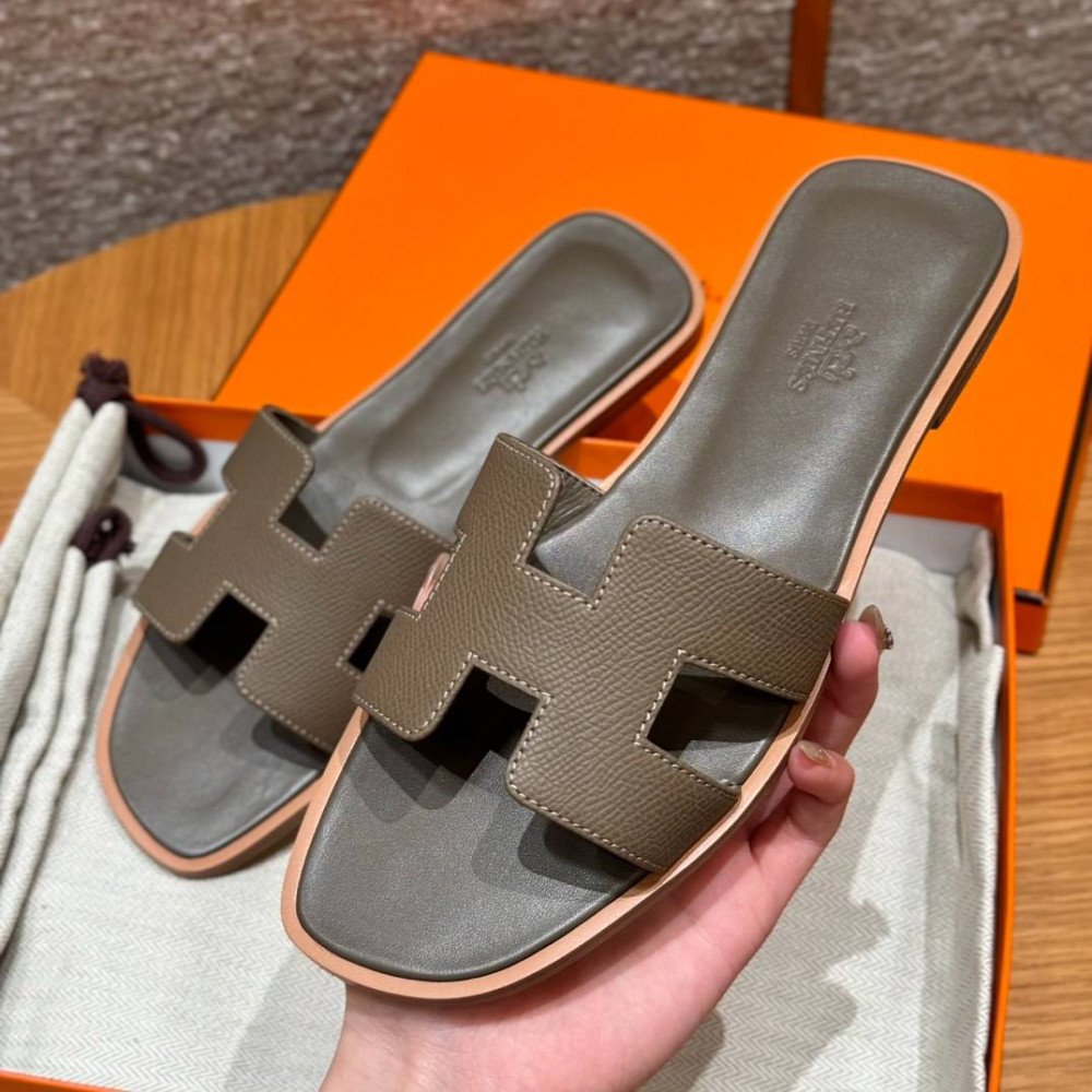 Oran sandal