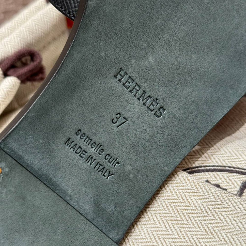 Oran sandal