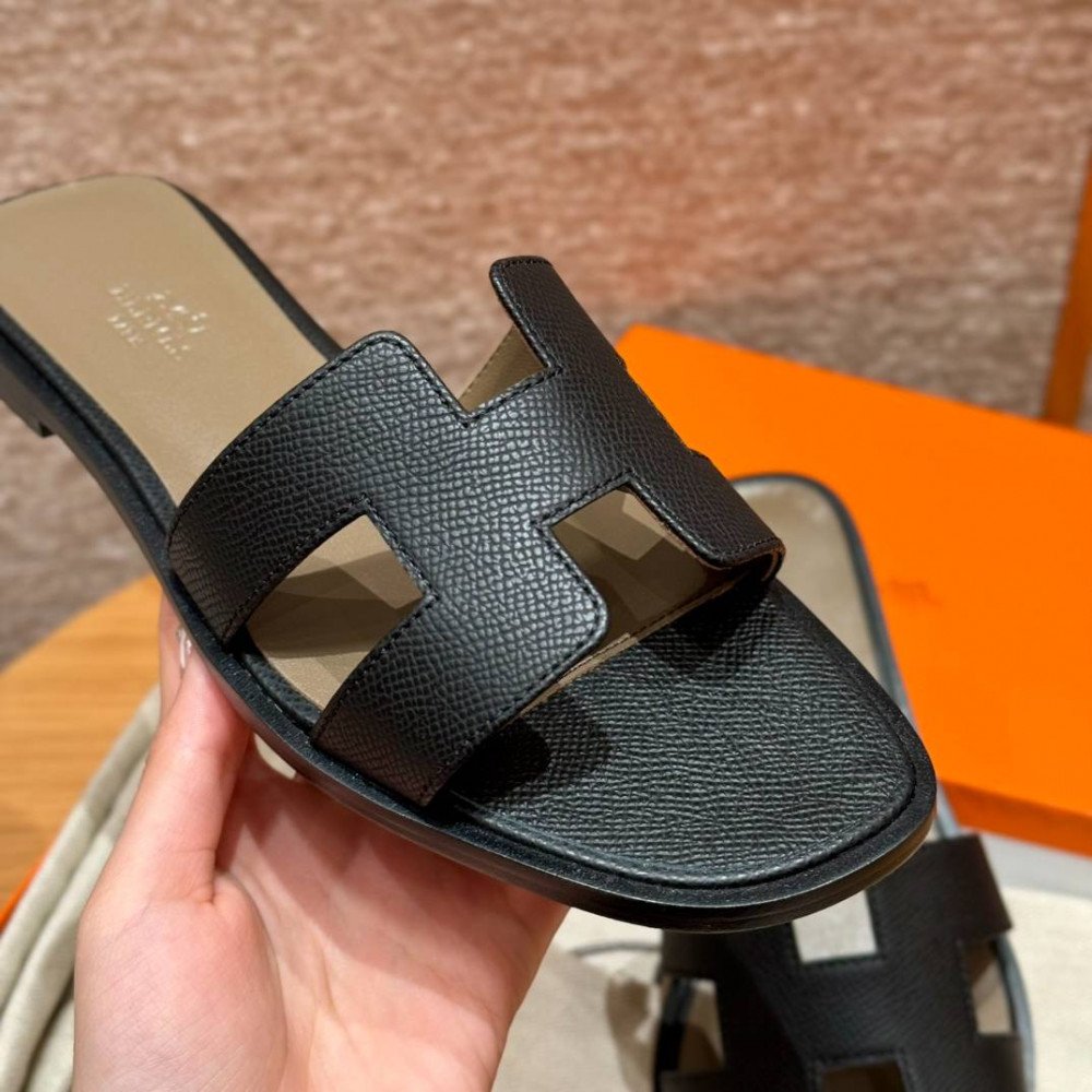 Oran sandal