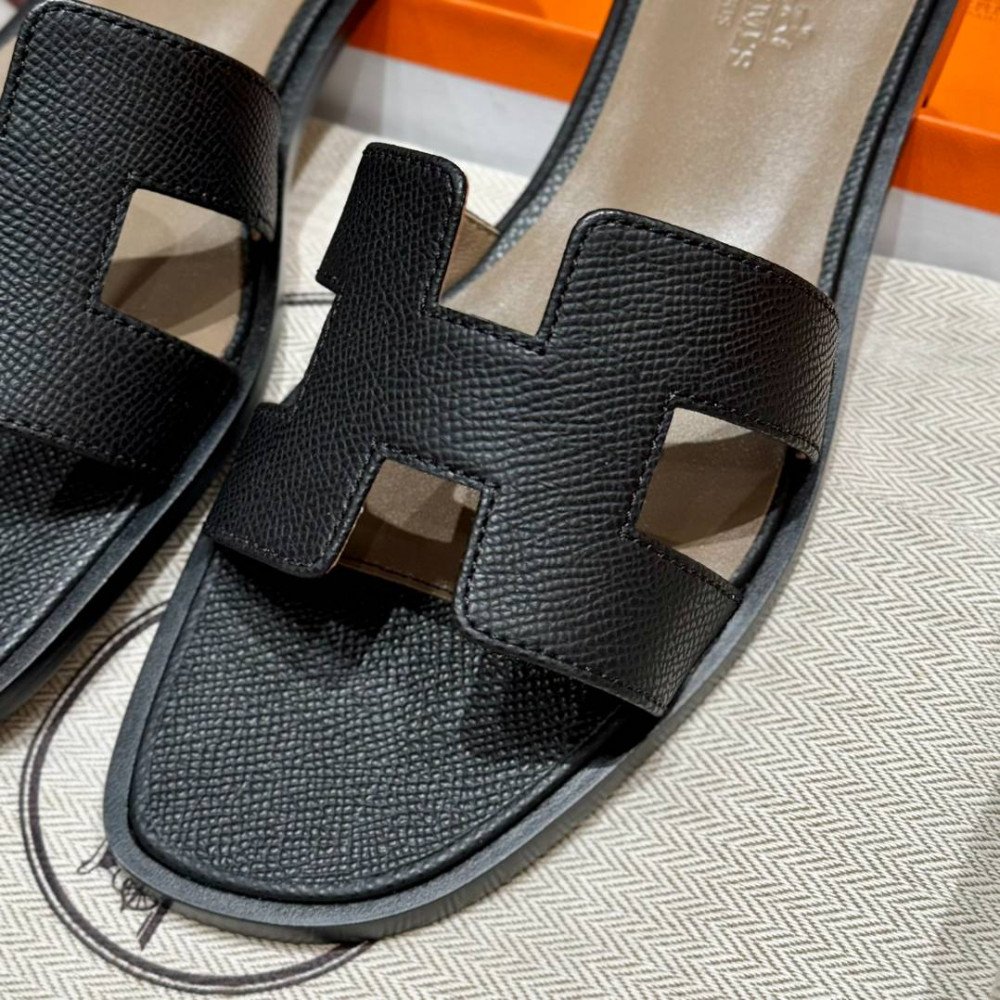 Oran sandal