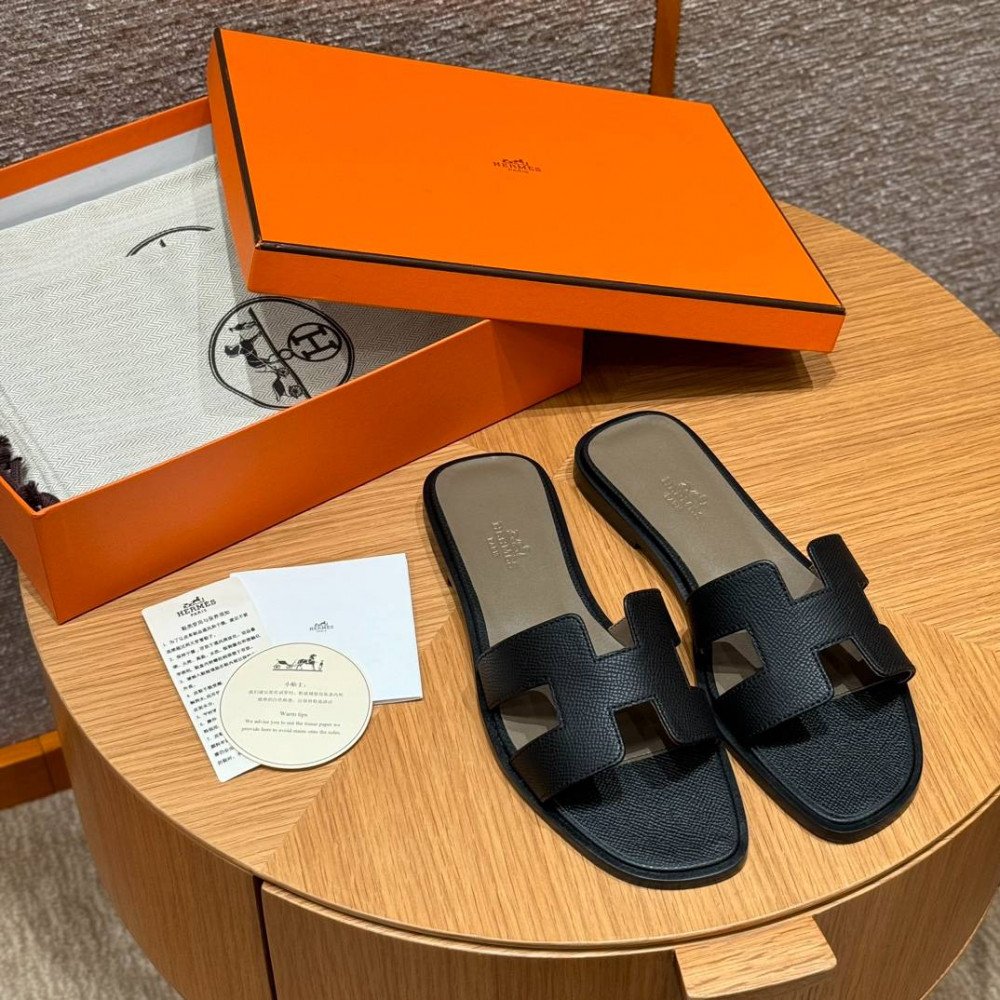 Oran sandal