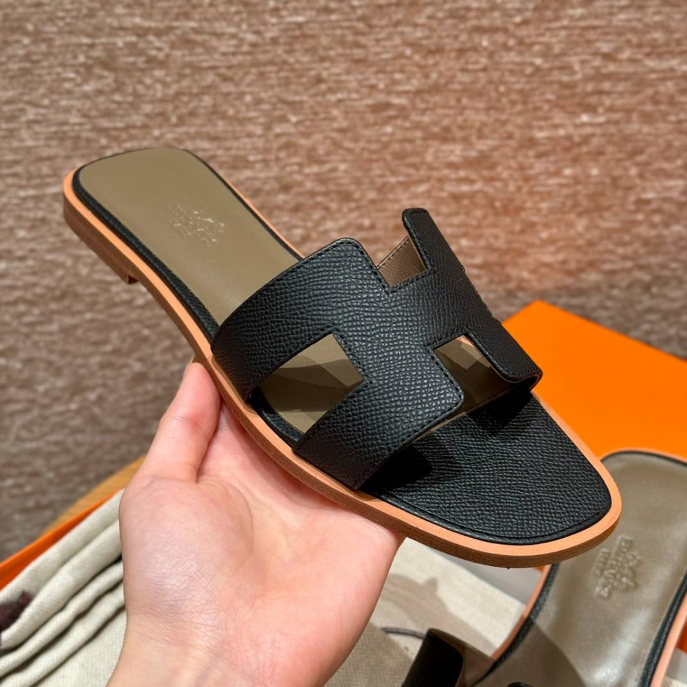 Oran sandal
